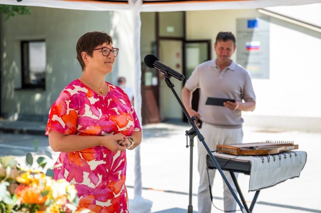 Predsednica sindikata Irena Ilešič Čujovič je z izbranimi besedami nagovorila zbrane ter poudarila neprecenljiv pomen dela vseh zaposlenih.